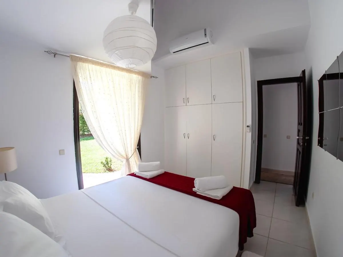 Sani Villa Lili 7
